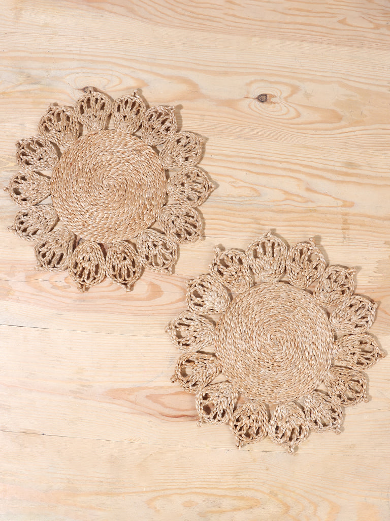 Westside Home Beige Jute Lotus Placemat (Set of 2)