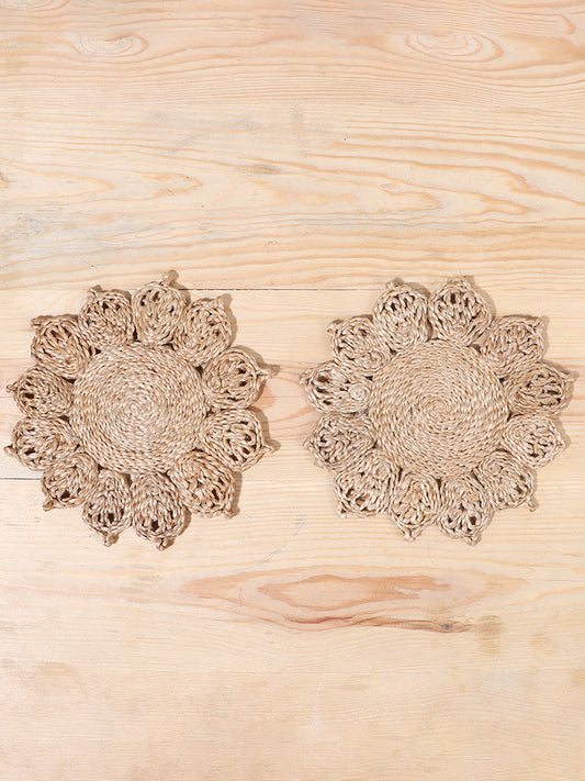 Westside Home Beige Jute Lotus Trivet (Set of2)