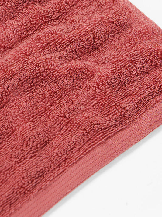 Westside Home Faded Red Bath Towel