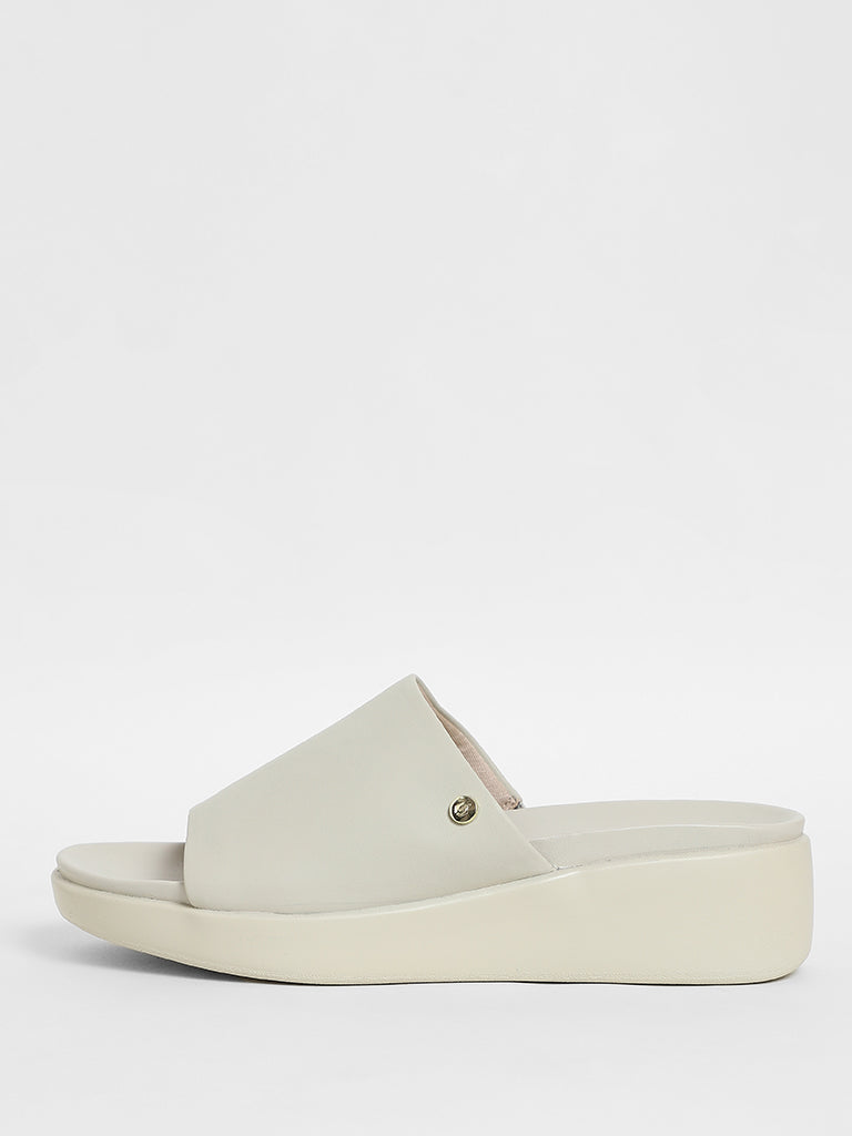 LUNA BLU Off-White Full Band Slip-On Sandals