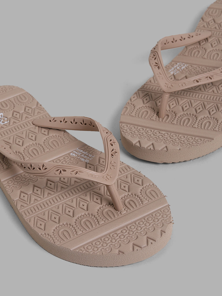 LUNA BLU Beige Embossed Flip Flop