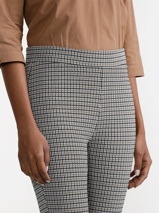 Wardrobe Houndstooth Off-White Straight Trousers