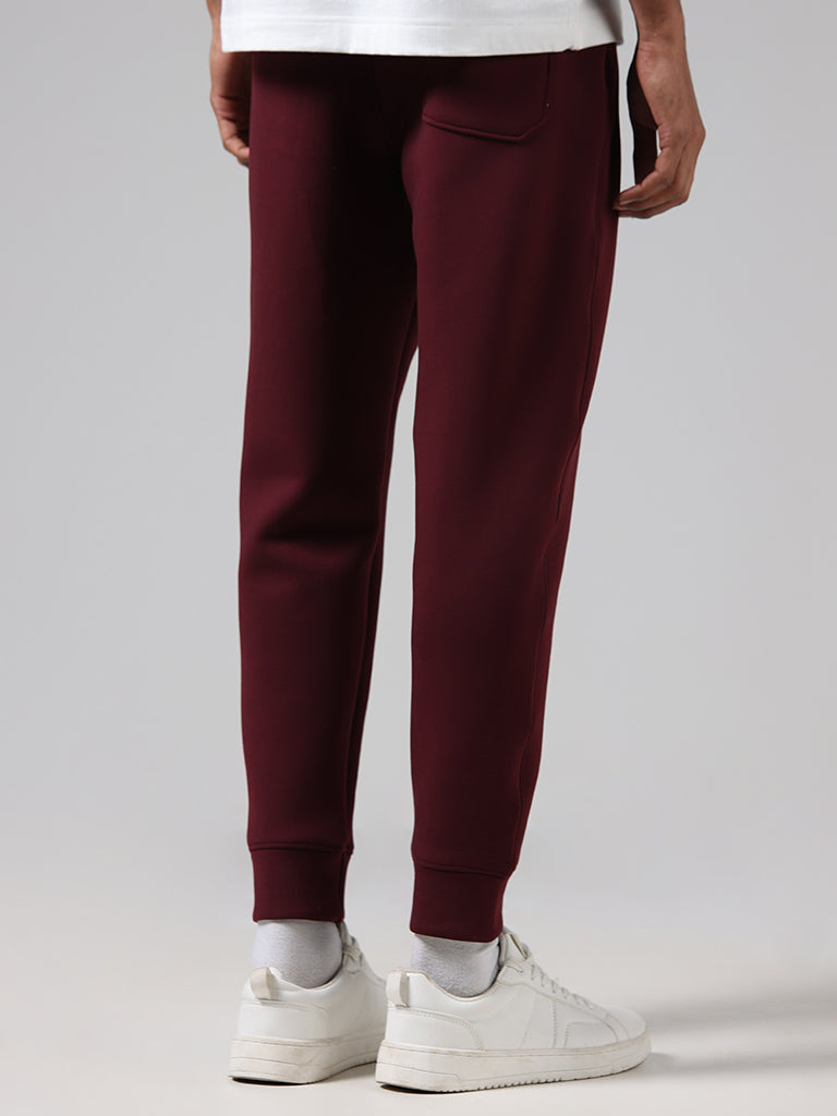 Studiofit Solid Maroon Mid Rise Slim-Fit Mid-Rise Joggers