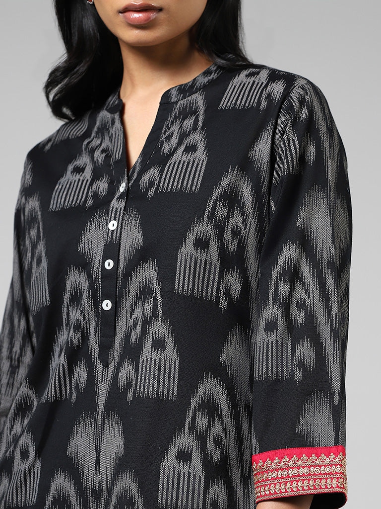 Utsa Black Ikat Printed Straight Kurta