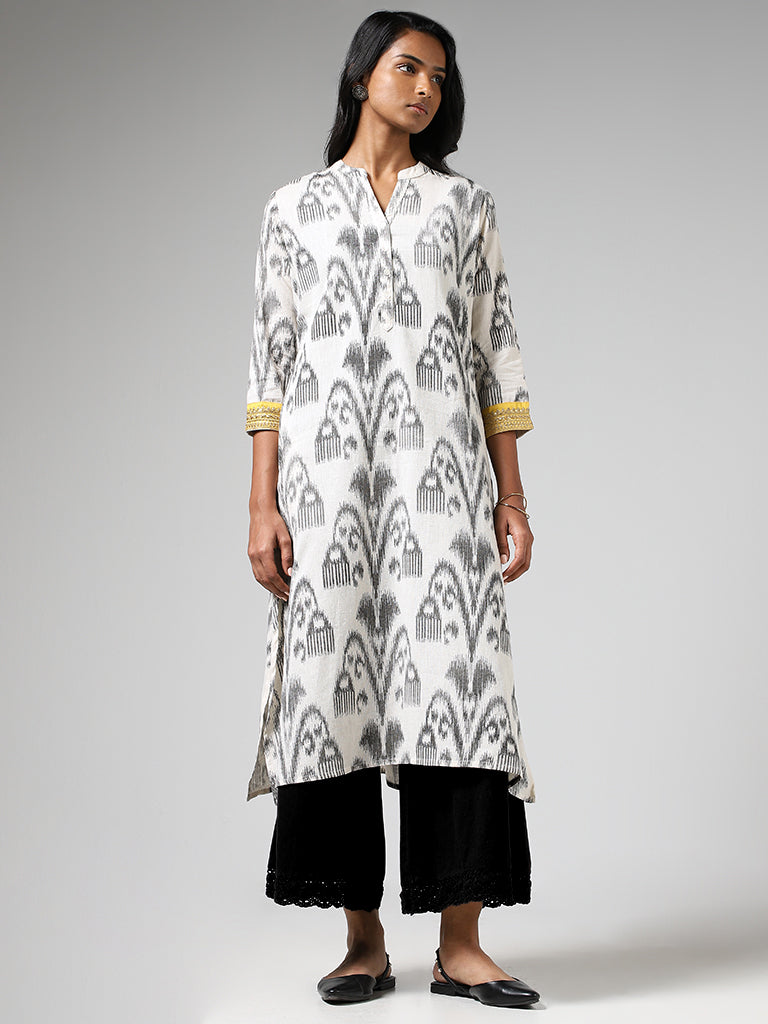 Utsa Off White Ikkat Printed A-Line Kurta