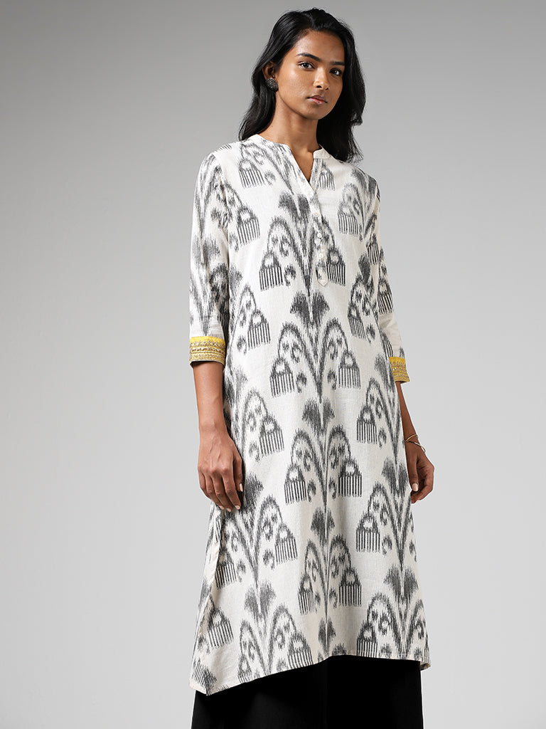 Utsa Off White Ikkat Printed A-Line Kurta