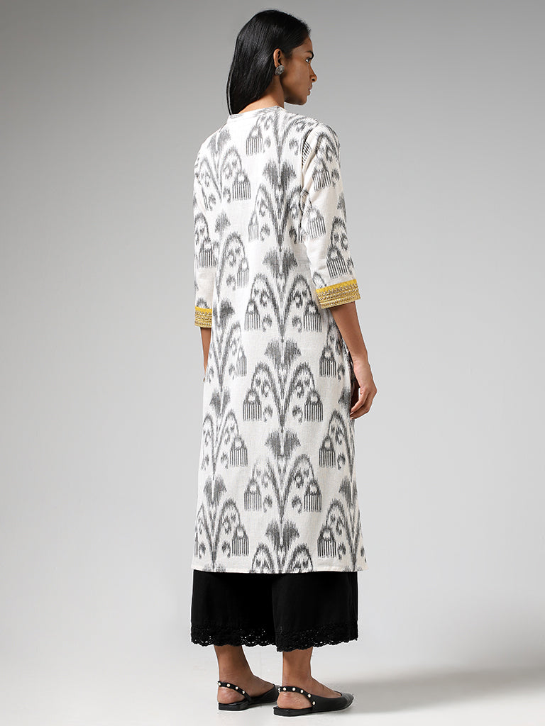 Utsa Off White Ikkat Printed A-Line Kurta