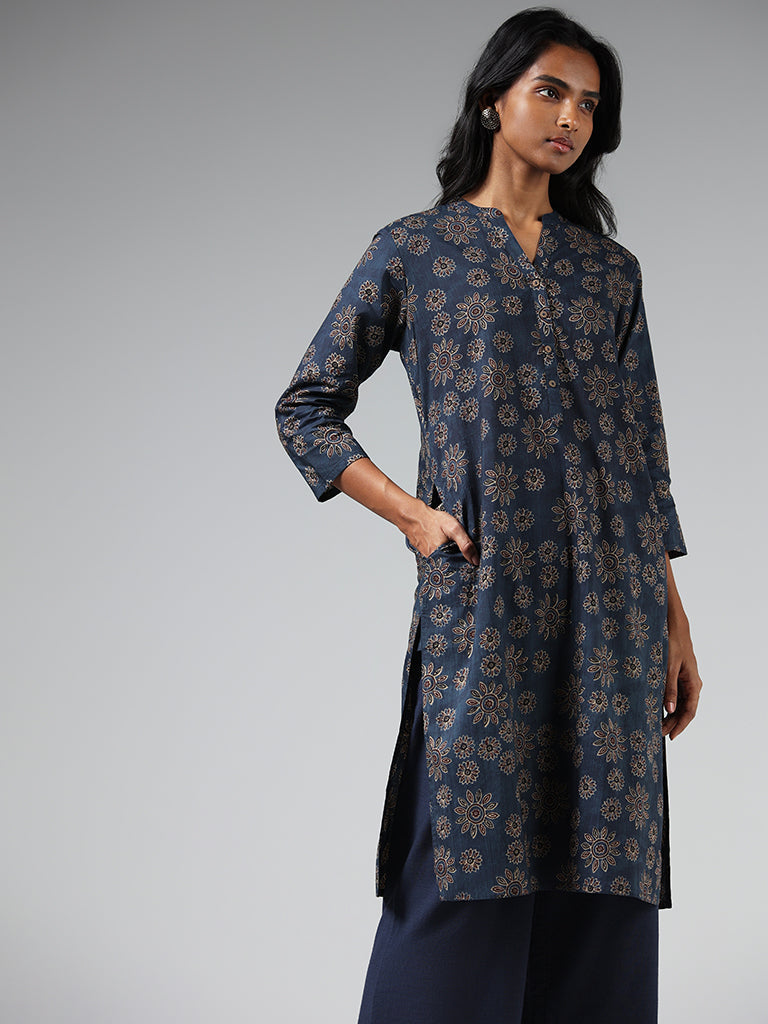 Utsa Dark Indigo Floral Printed Kurta