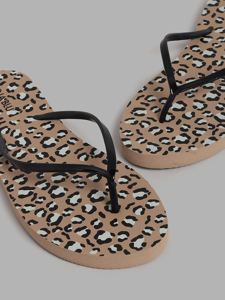 LUNA BLU Black Leopard Printed Flip Flop