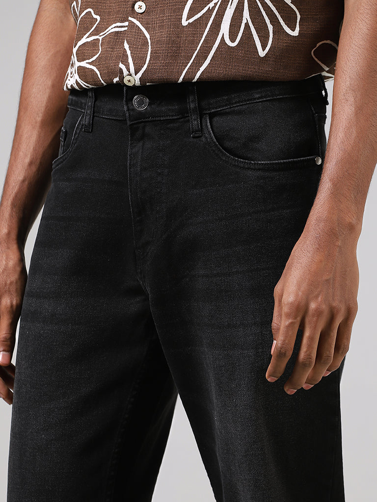 Nuon Black Straight - Fit Mid - Rise Jeans