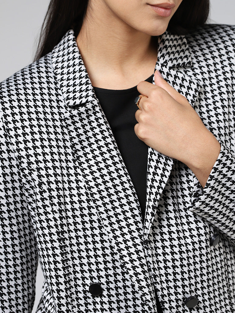 Wardrobe White & Black Houndstooth Checked Jacket