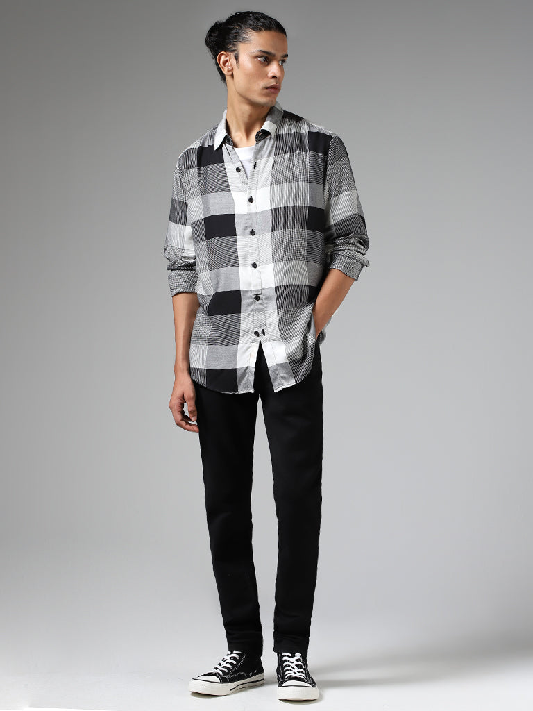 Nuon Black Checked Slim-Fit Shirt