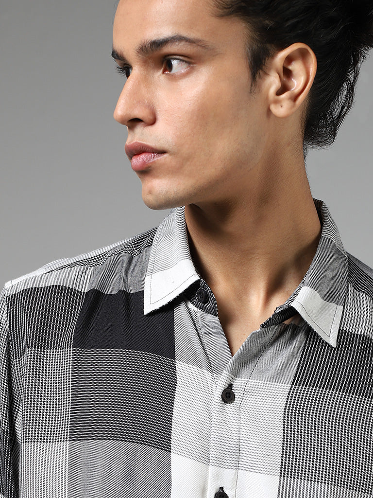 Nuon Black Checked Slim-Fit Shirt