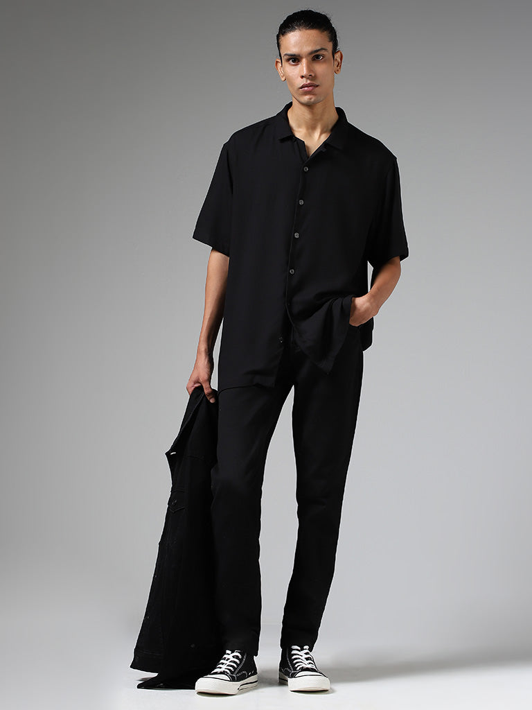 Nuon Black Solid Relaxed-Fit Shirt