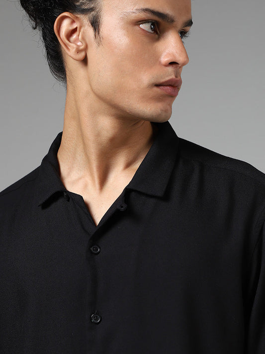 Nuon Black Solid Relaxed-Fit Shirt