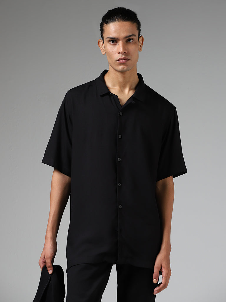 Nuon Black Solid Relaxed-Fit Shirt