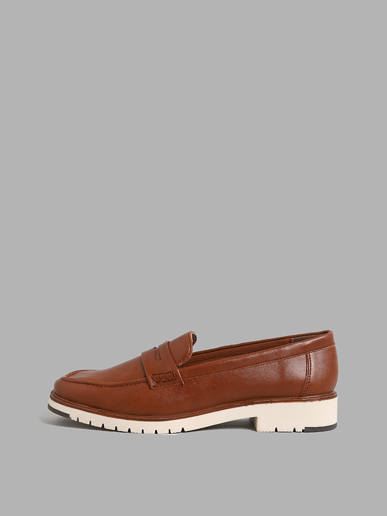 LUNA BLU Tan Loafers