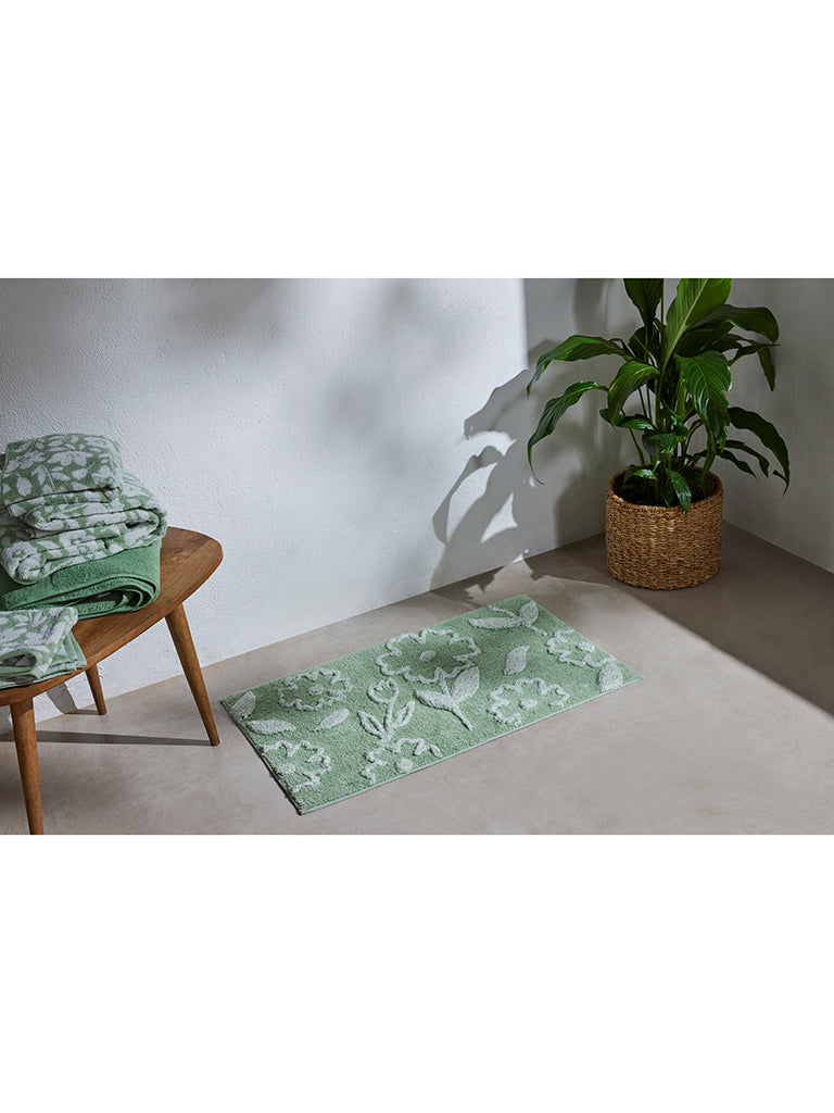 Westside Home Light Green Floral Bathmat