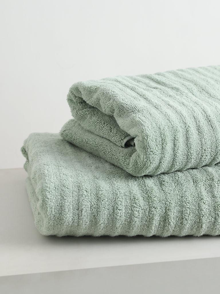 Westside Home Sage Green Self-Striped Bath Towel