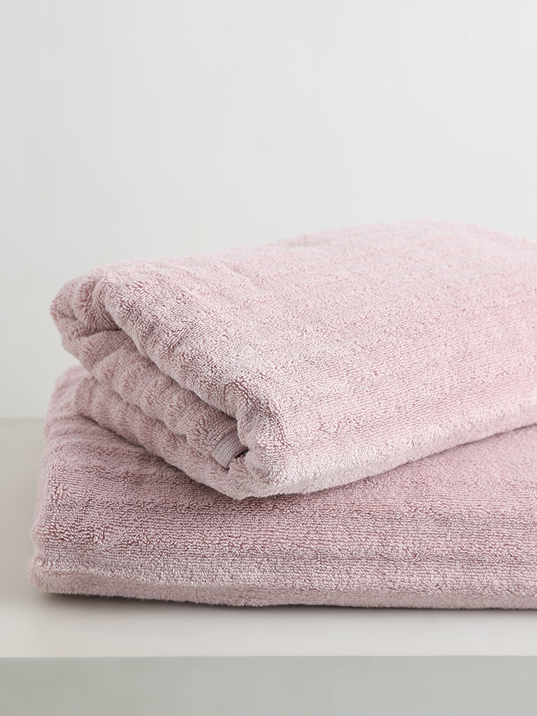 Westside Home Light Pink Self-Striped Bath Towel