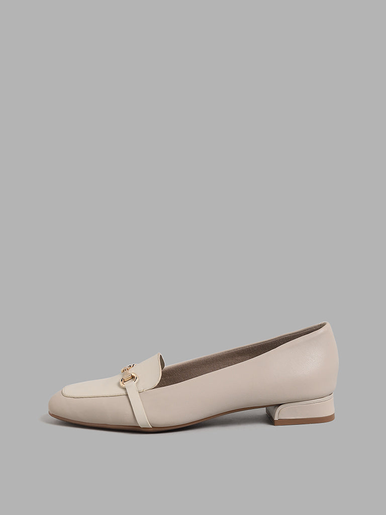 LUNA BLU Solid Ivory Loafers