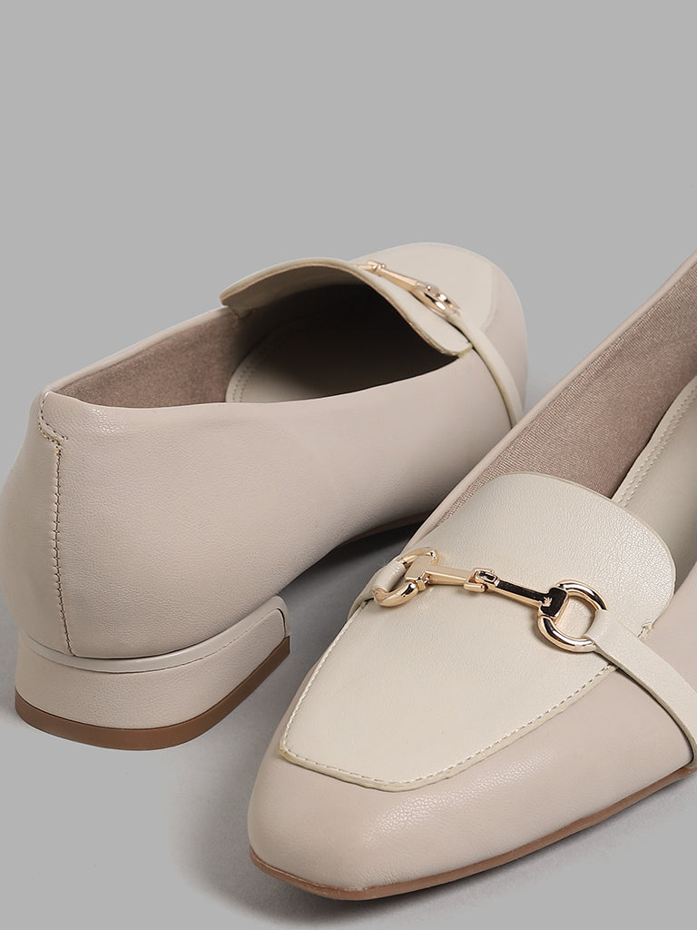 LUNA BLU Solid Ivory Loafers