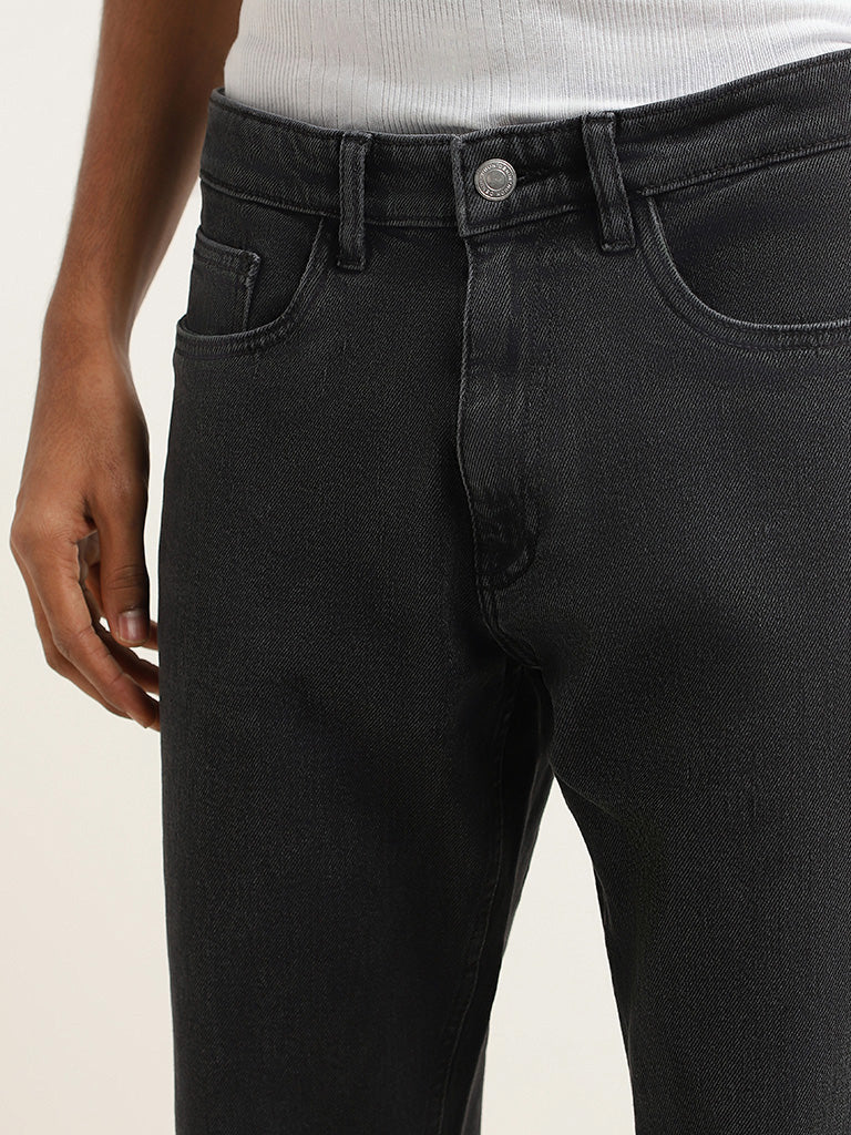 Nuon Black Straight - Fit Mid - Rise Jeans