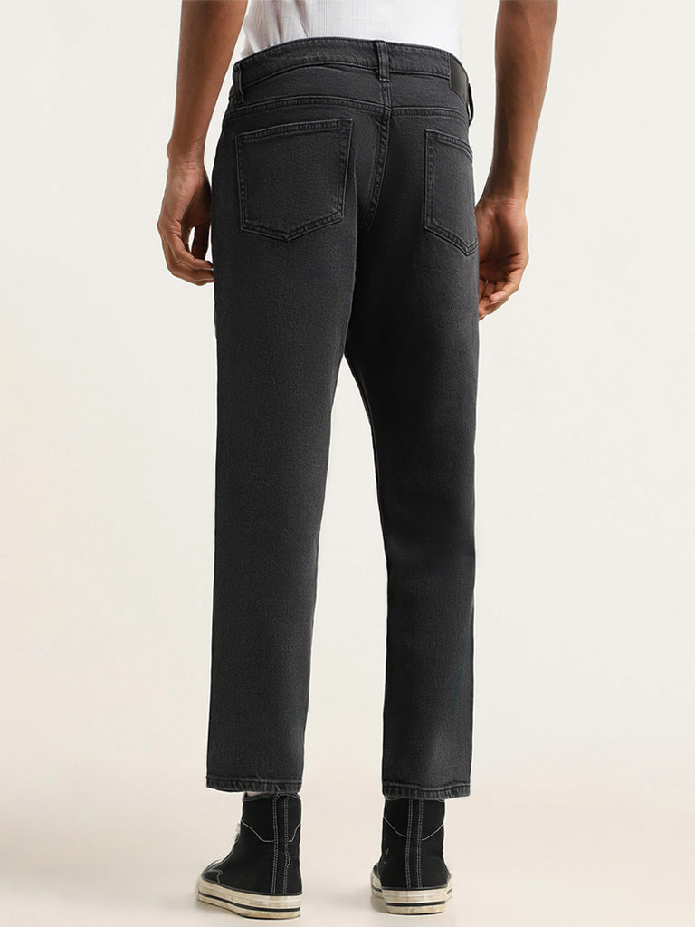 Nuon Black Straight - Fit Mid - Rise Jeans