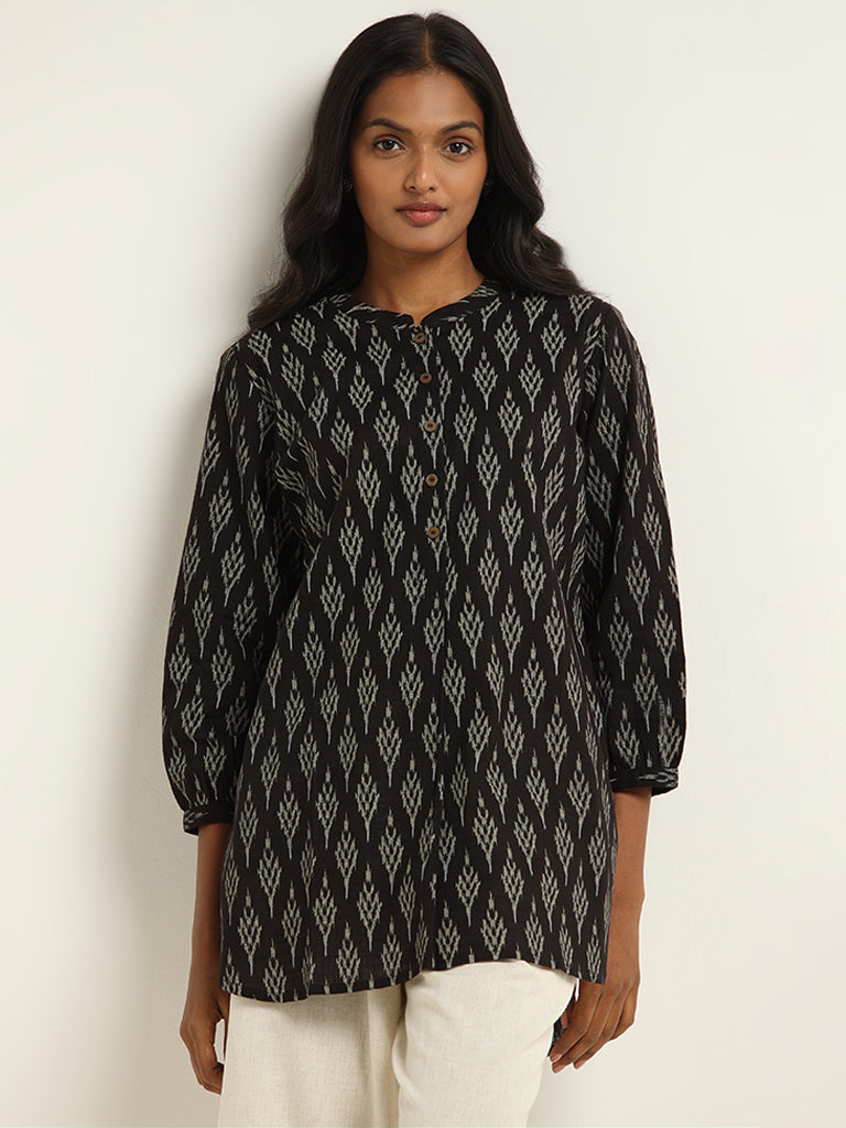 Utsa Black Printed Kurti