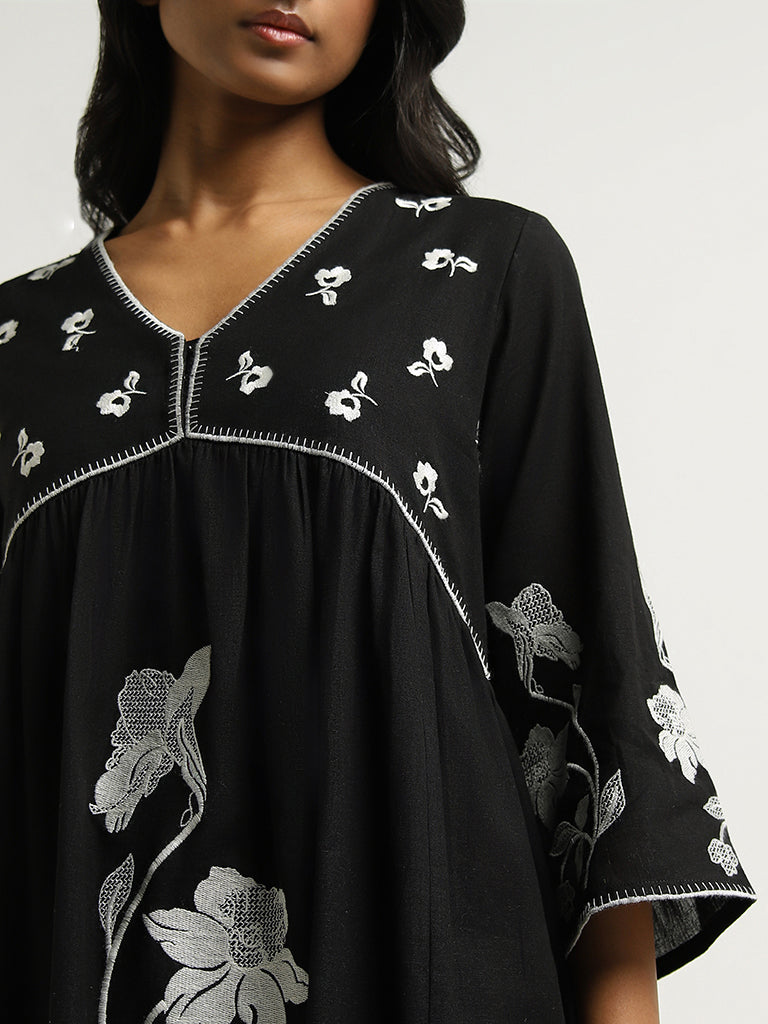 Utsa Black Embroidered Kurta