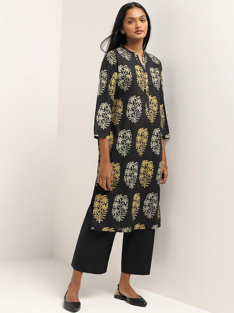 Utsa Black Bold Printed Cotton Kurta