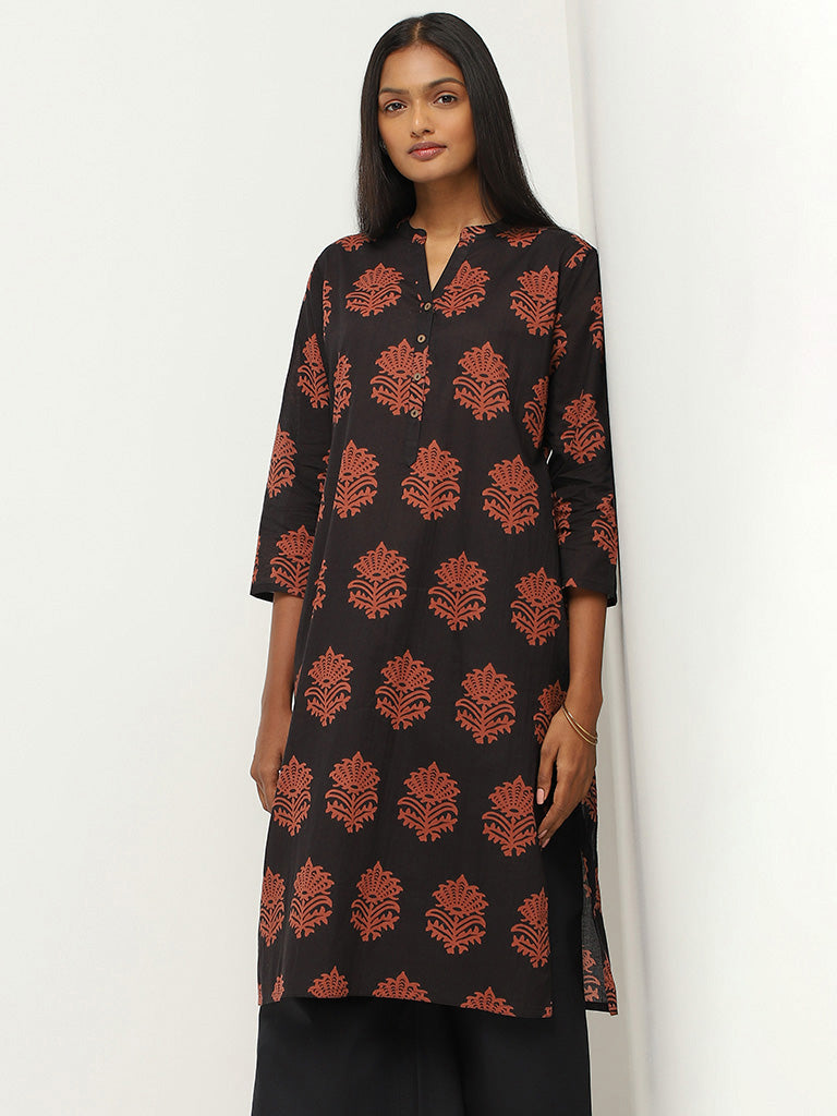 Utsa Black Bold Printed Cotton Kurta