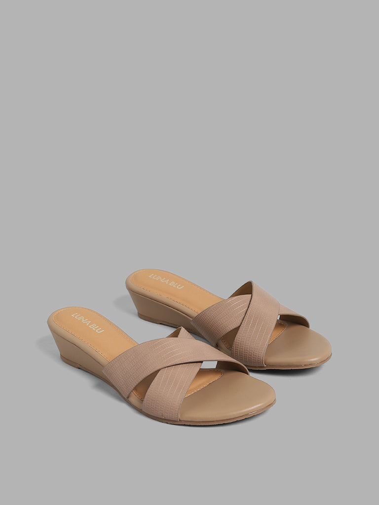 LUNA BLU Solid Light Beige Cross-Strap Sandals