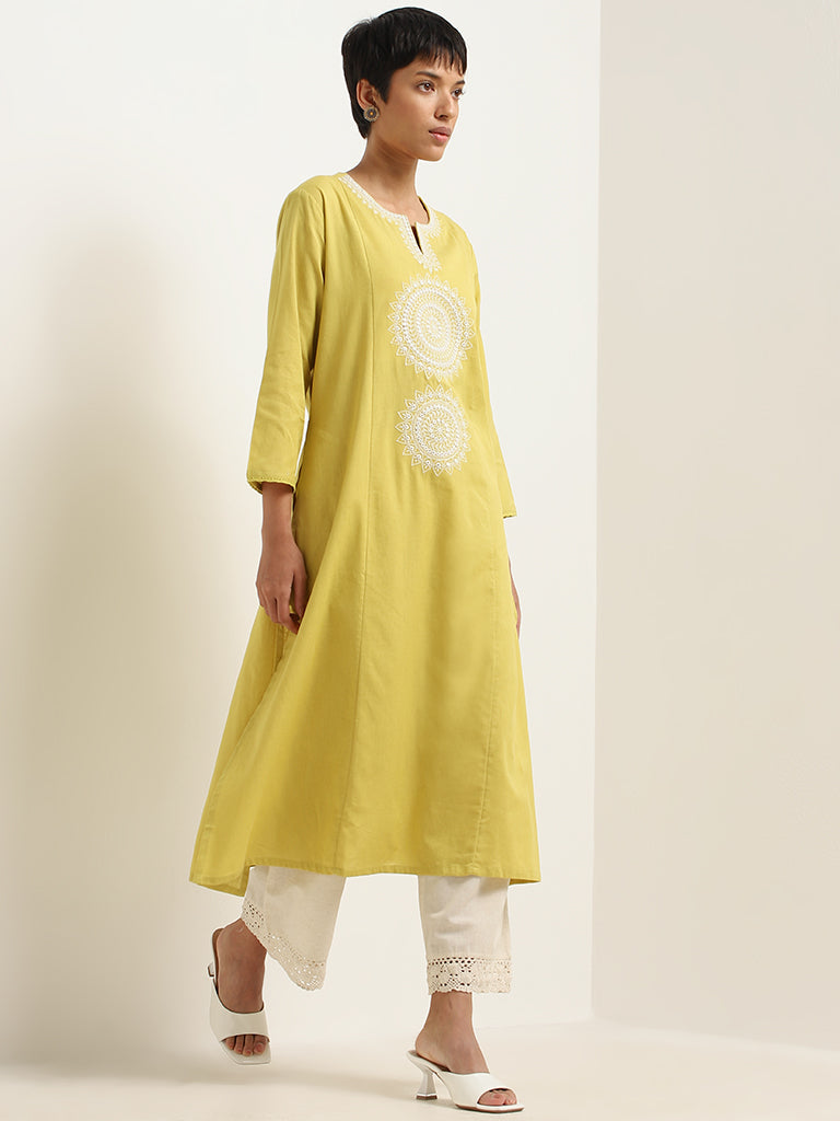 Utsa Green Embroidered Blended Linen Kurta