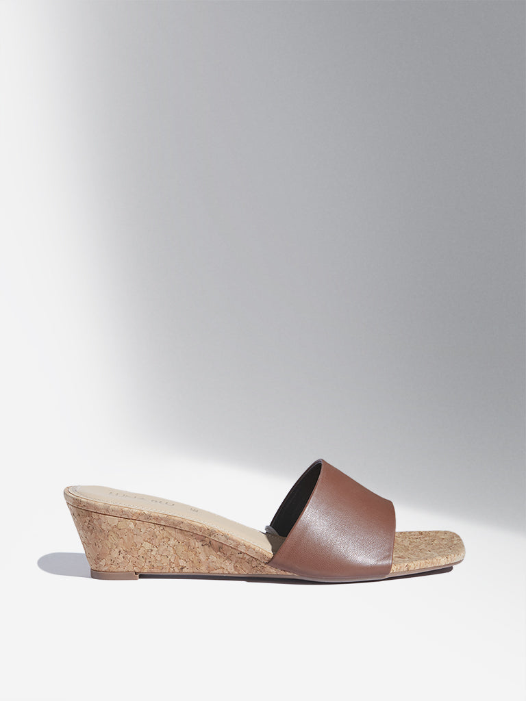 LUNA BLU Tan Wedge Sandals