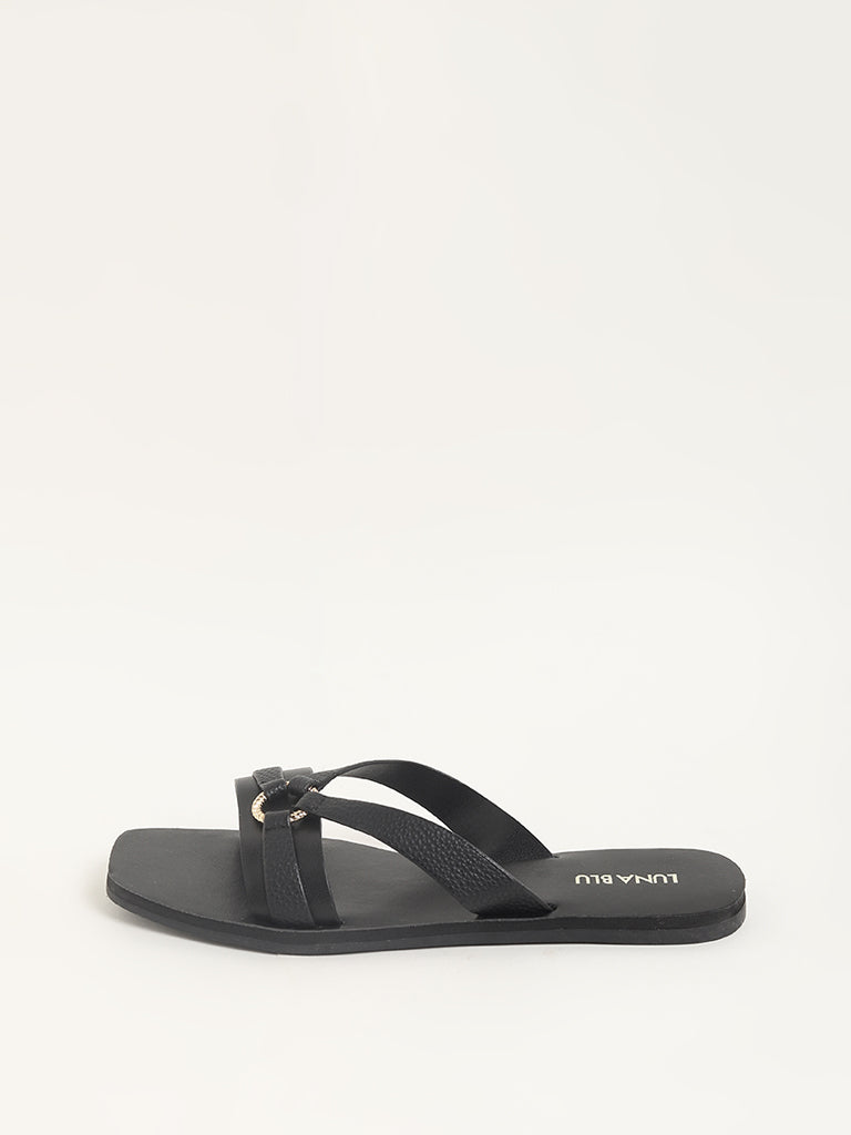 LUNA BLU Black V Strap Sandals