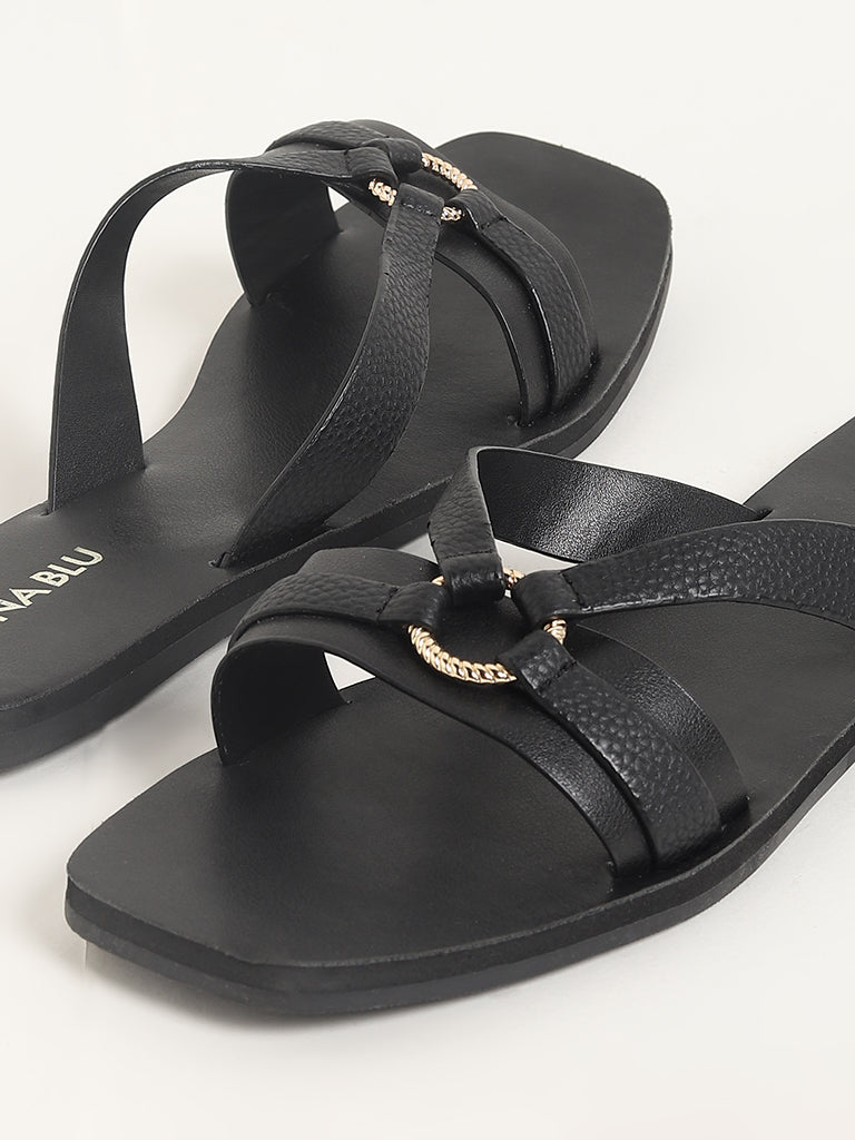 LUNA BLU Black V Strap Sandals