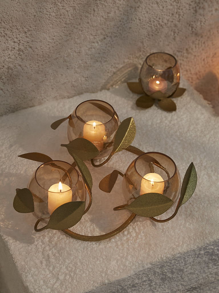 Westside Home Gold Oval Tripple Leaf Candle Stand