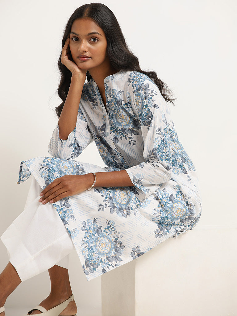 Utsa Blue Bold Floral Printed Cotton Kurta