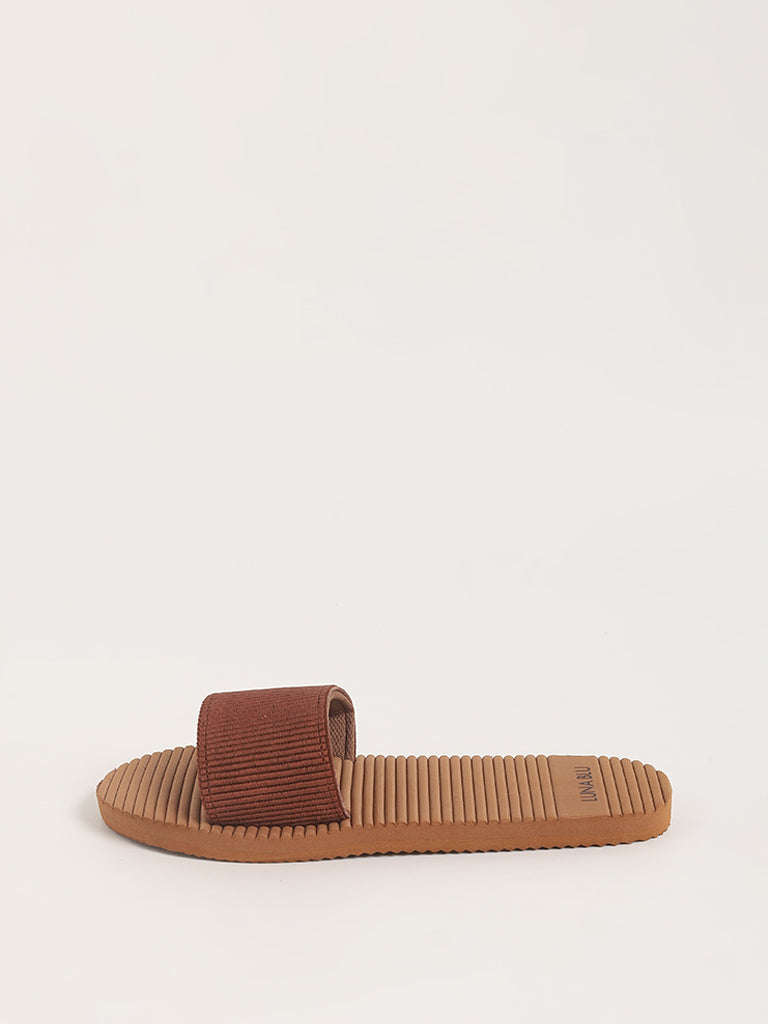 LUNA BLU Brown Textured Flip-Flop