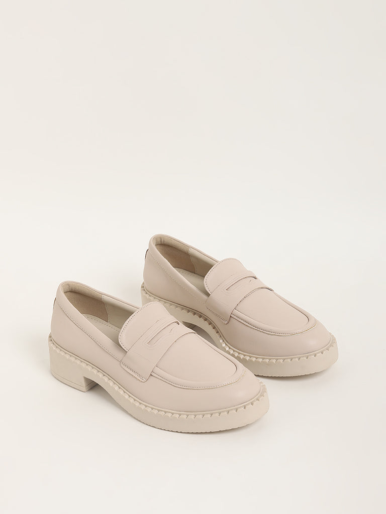 LUNA BLU Solid Ivory Loafers