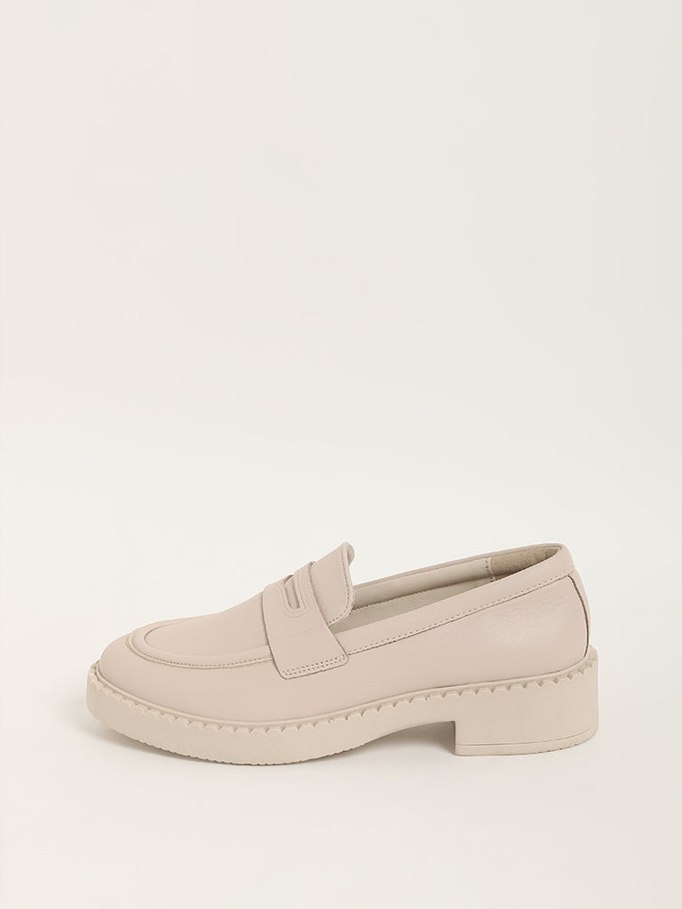 LUNA BLU Solid Ivory Loafers