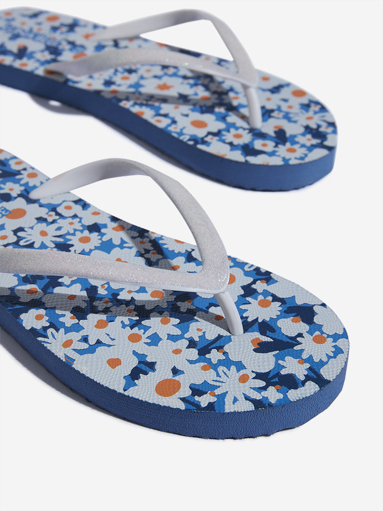 LUNA BLU White Daisy Printed Flip-Flop