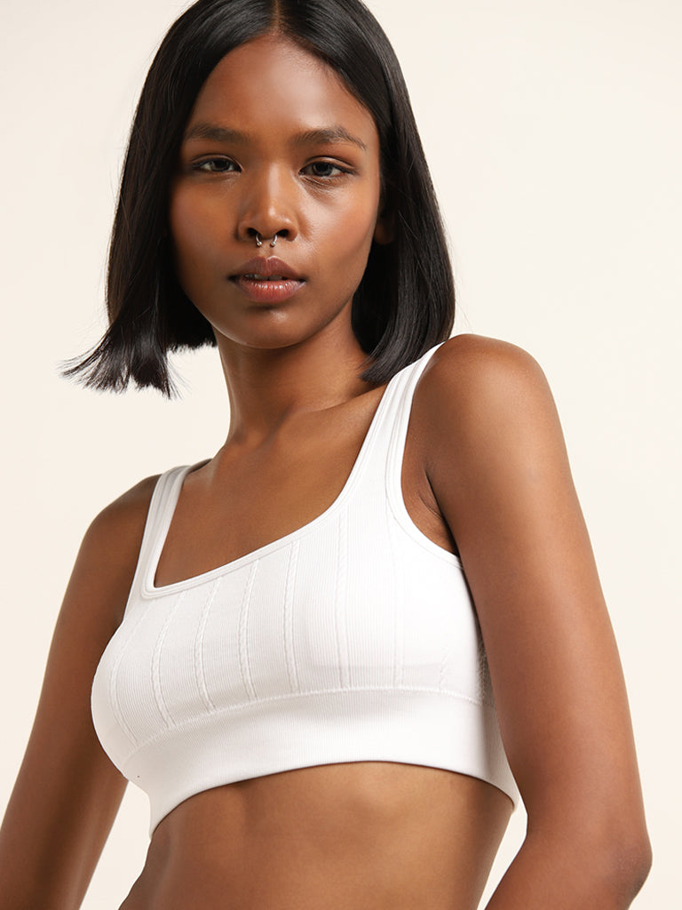 Superstar White Seam Free Textured Sports Bra