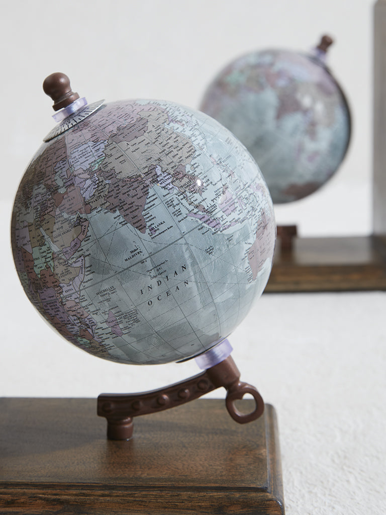 Westside Home Blue Globe Design Wooden Book End