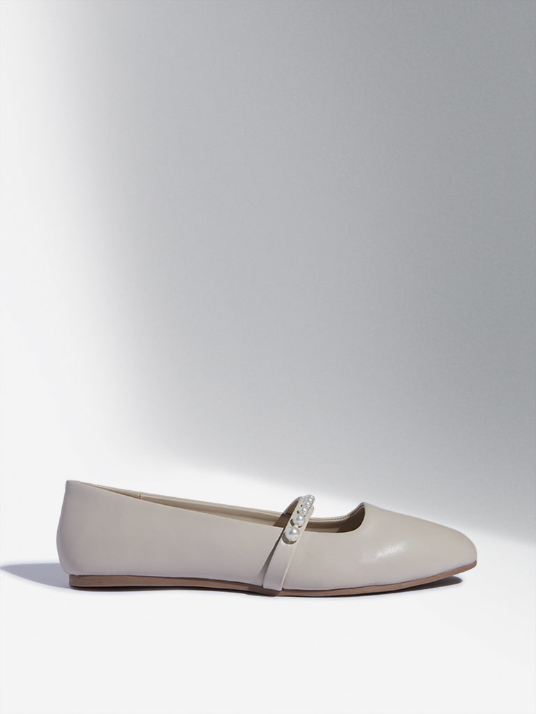 LUNA BLU Light Beige Pearlescent Mary Jane Shoes