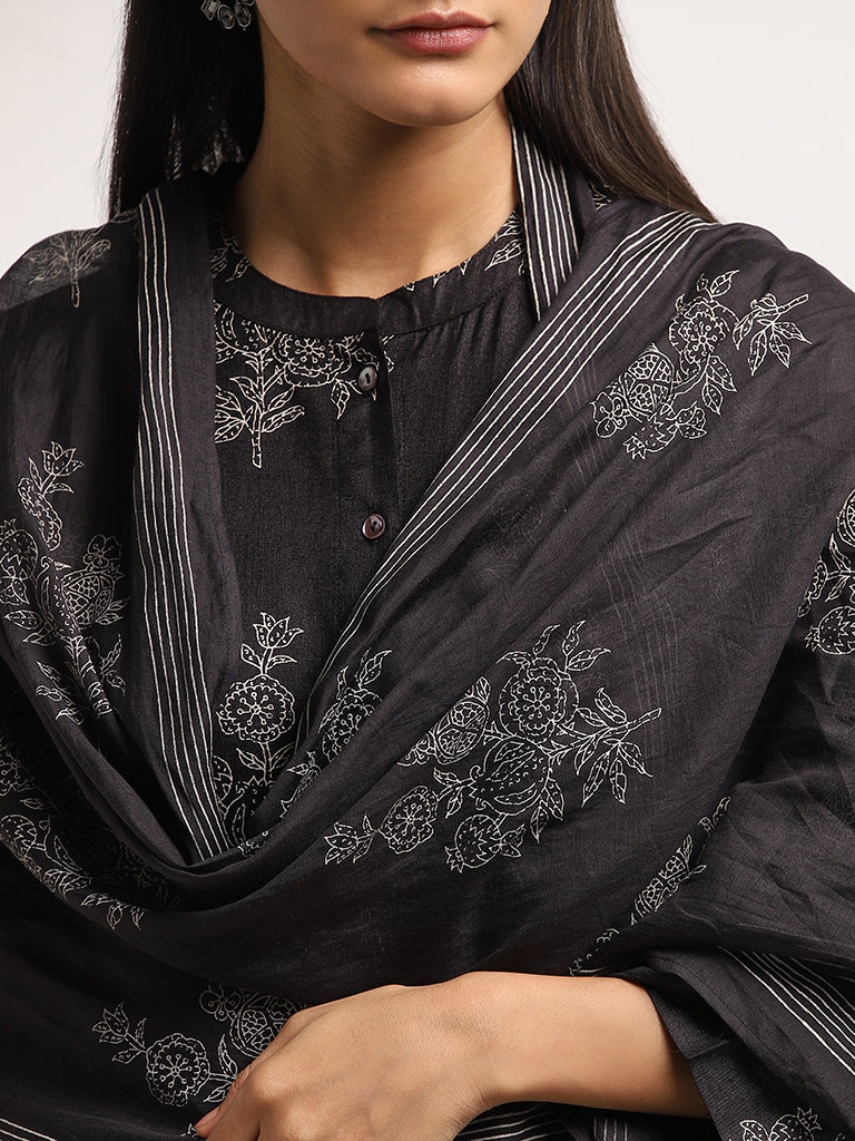 Zuba Black Anar Printed Cotton Dupatta