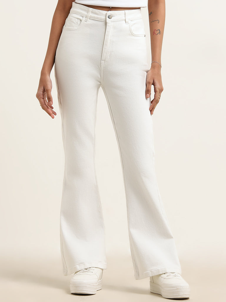 Nuon White Mid-Rise Relaxed Fit Jeans