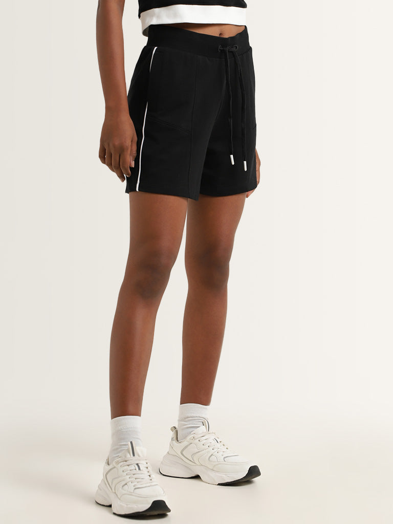 Studiofit Black Cotton Mid Rise Shorts