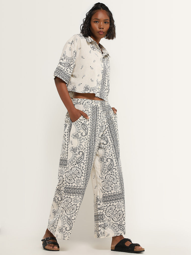 Bombay Paisley Off-White Paisley Print Cotton Shirt